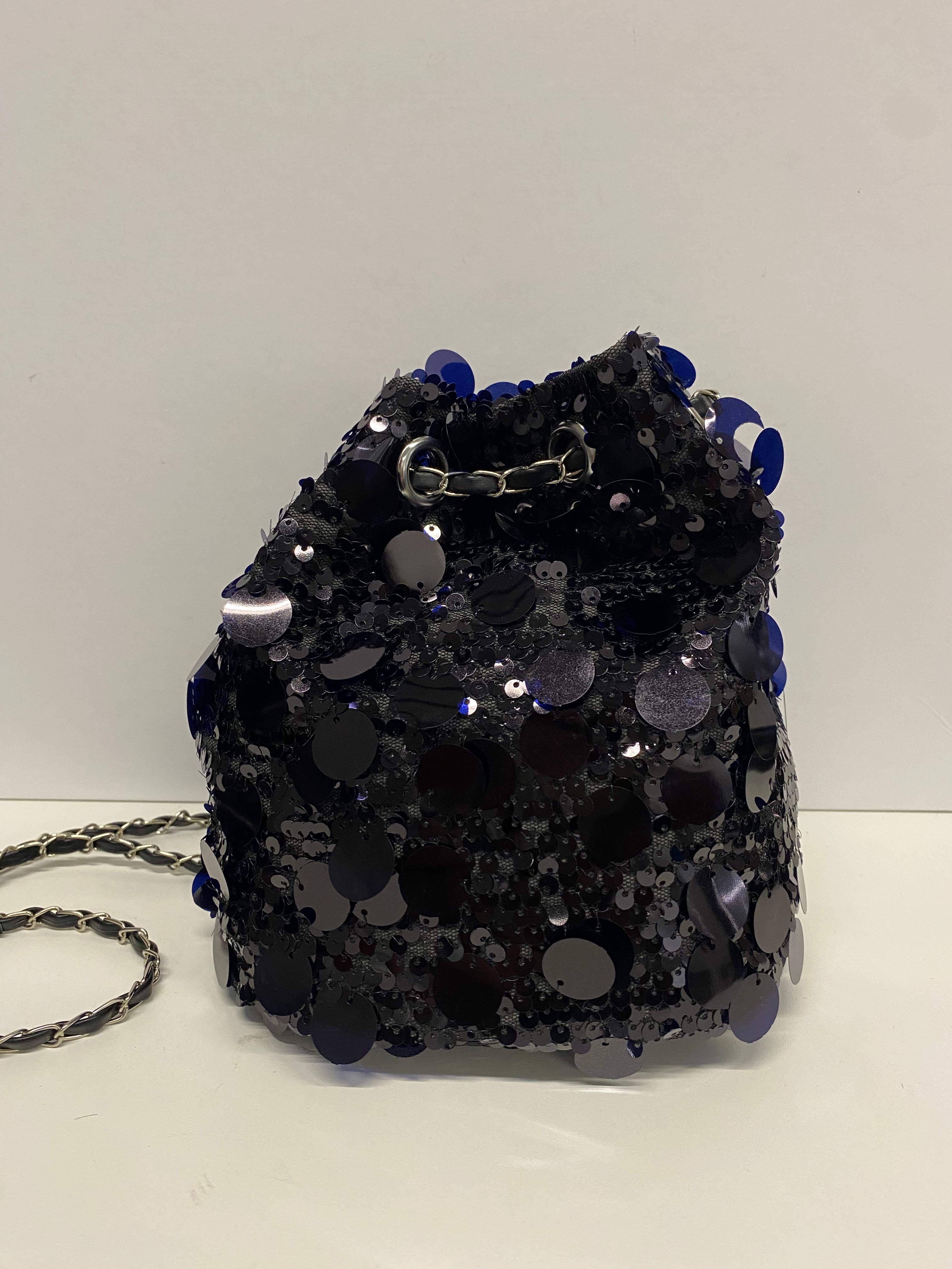 BORSA SECCHIELLO CON  PAILETTES NERE CHIC