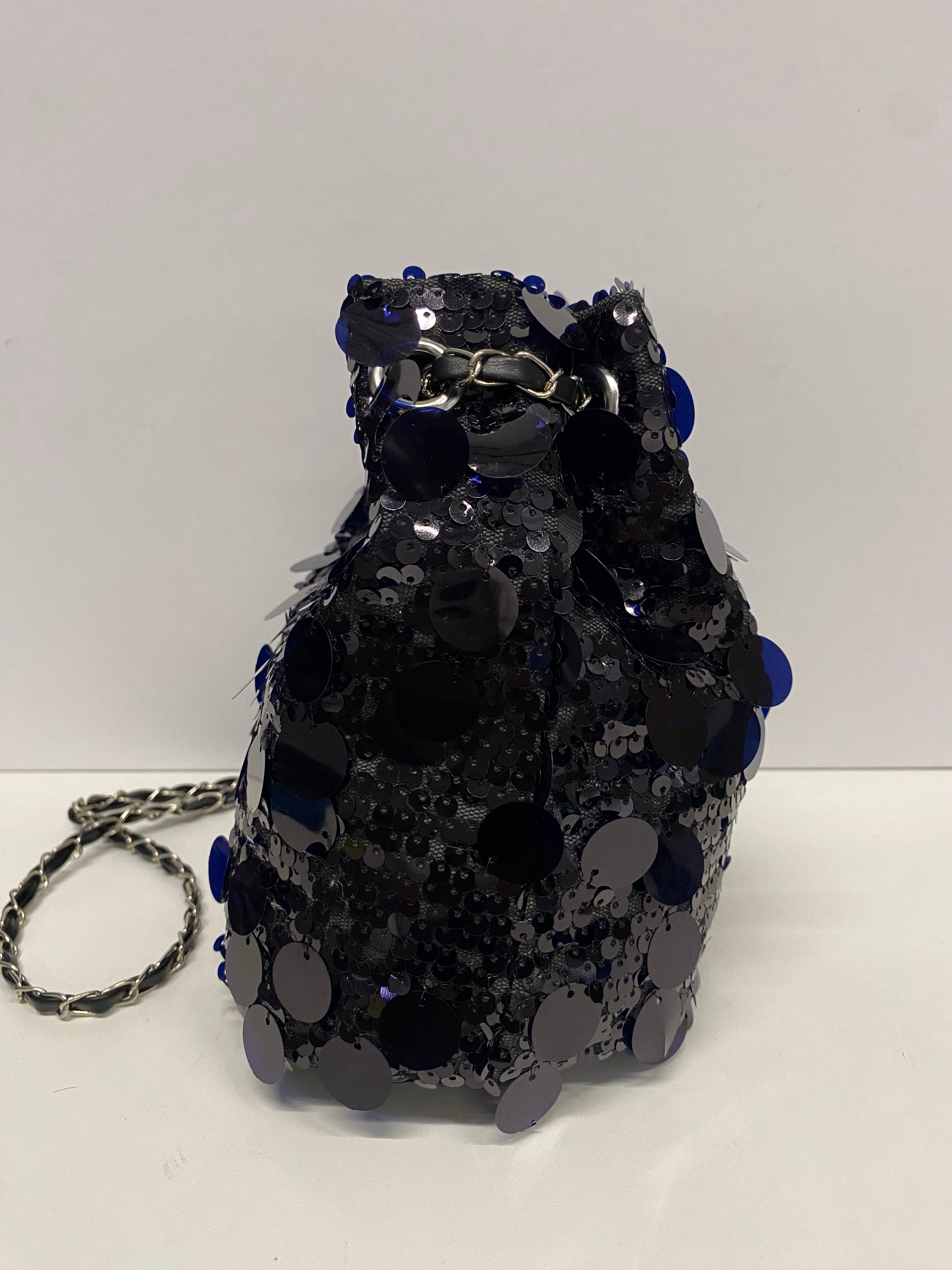 BORSA SECCHIELLO CON  PAILETTES NERE CHIC