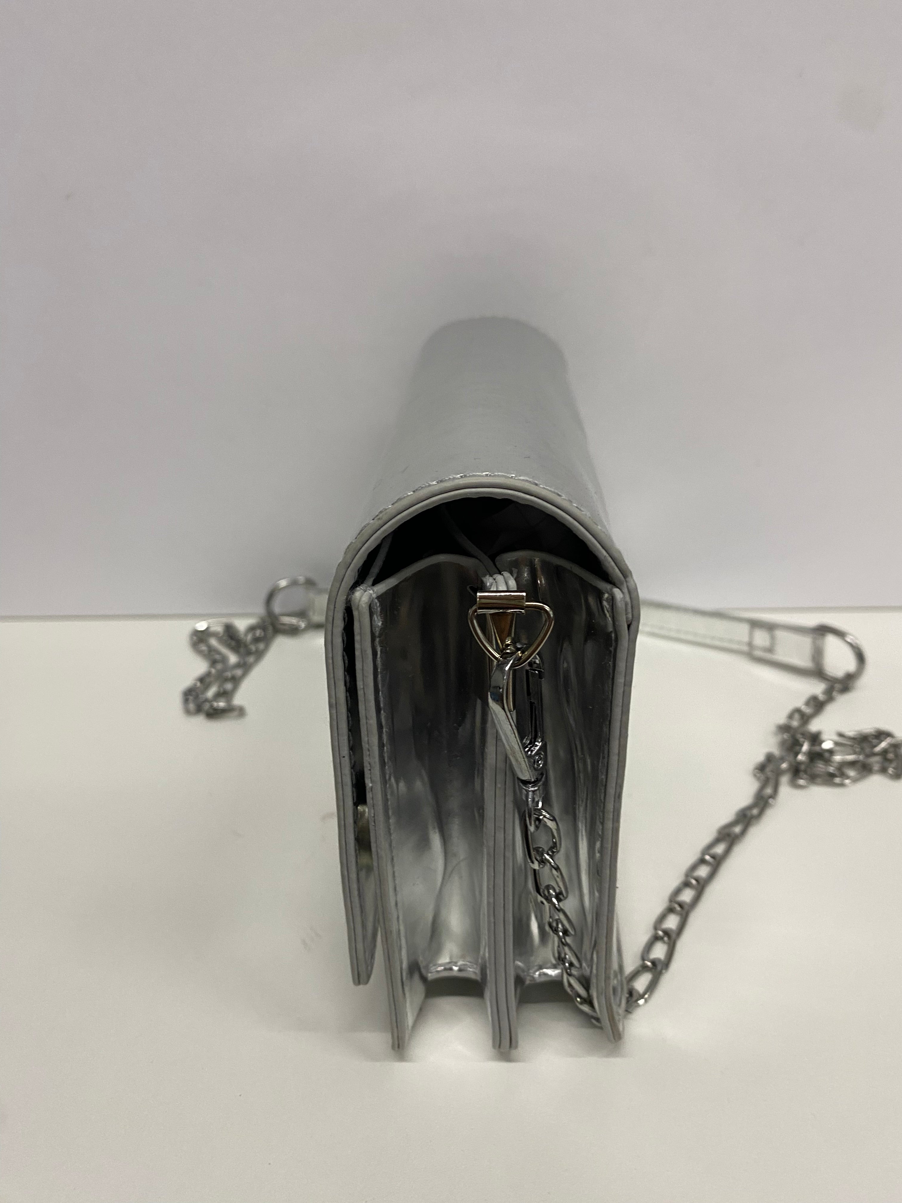 POCHETTE ELEGANTE  COL ARGENTO LUCIDO  E TRACOLLA
