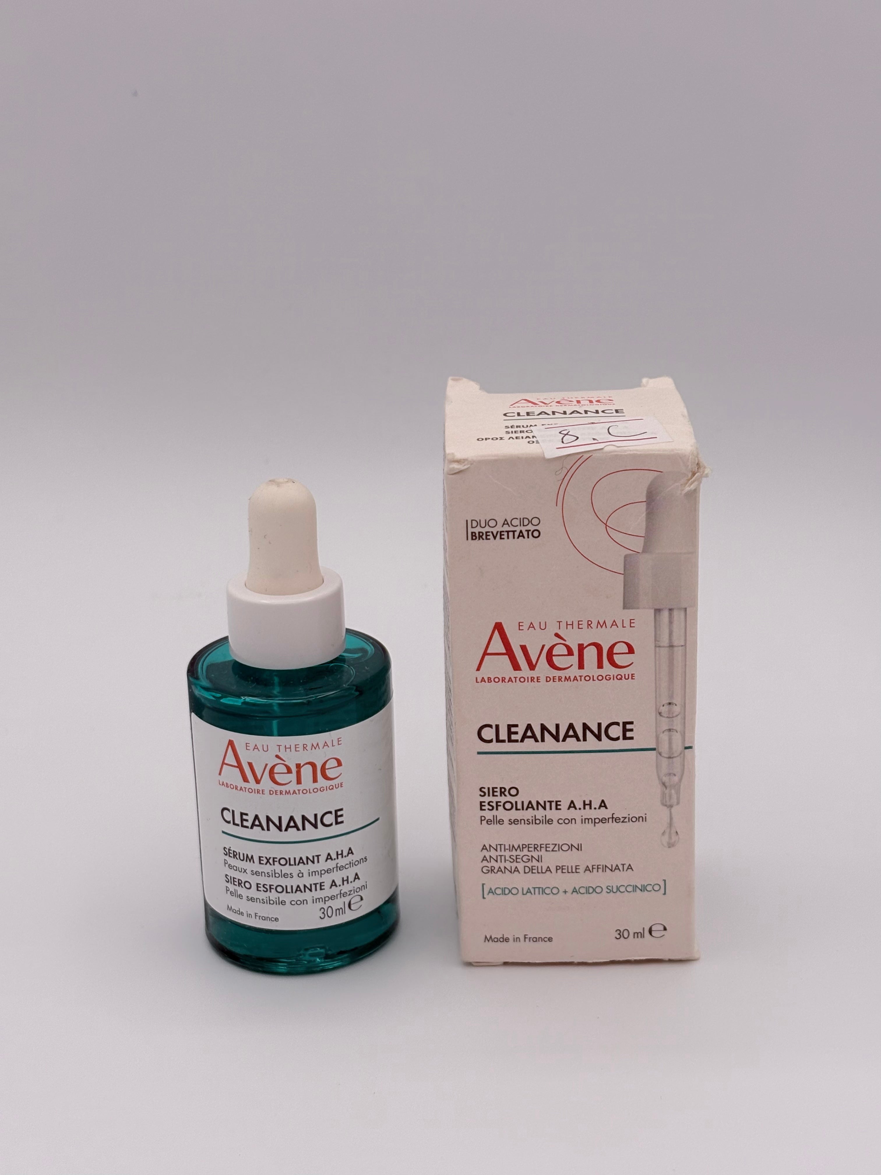 AVENE  CLEANANCE SIERO ESFOLIANTE A.H.A. RIDUCE IMPERFEZIONI E SEGNI