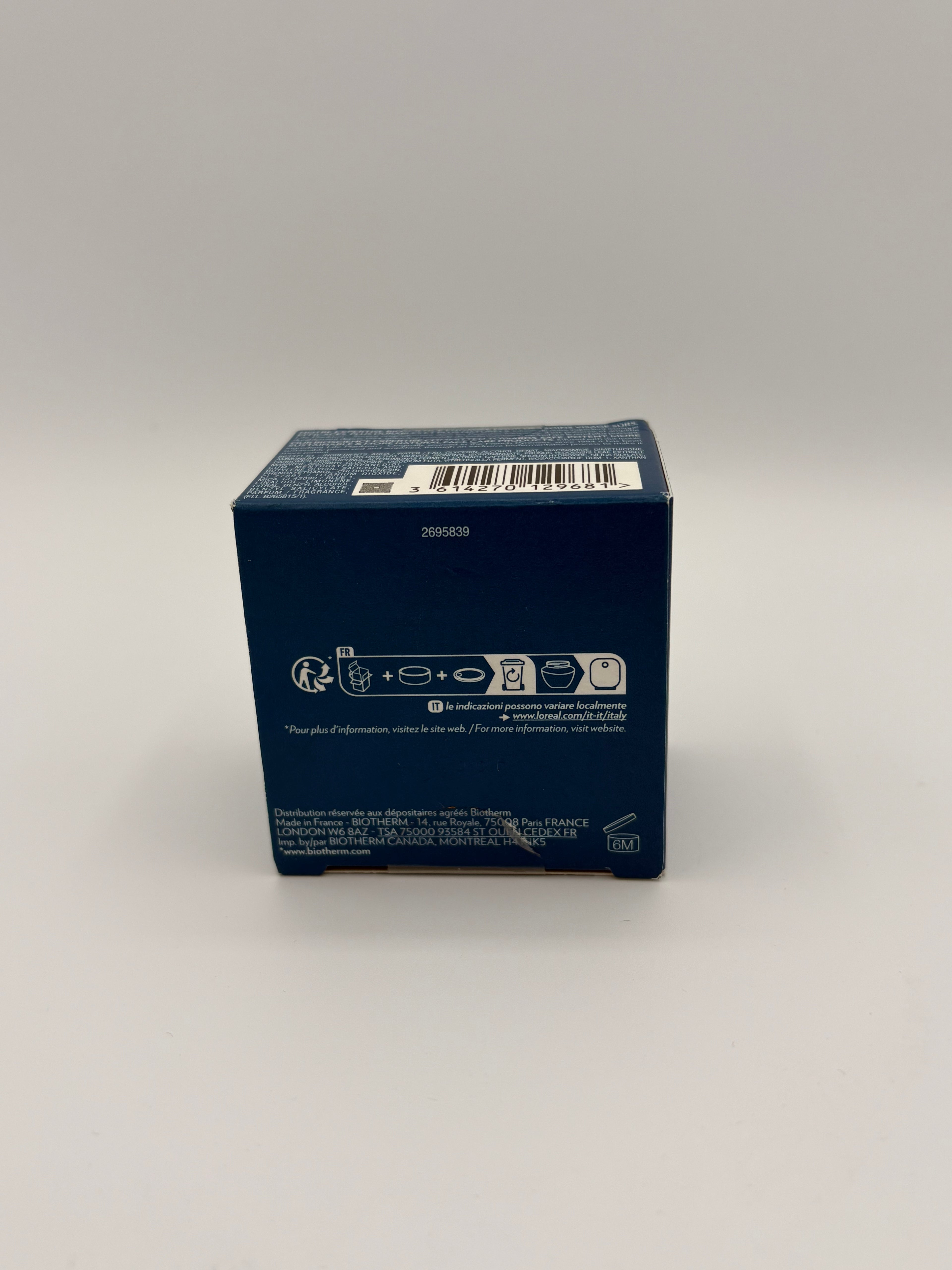 AQUASOURCE TOTAL EYE REVITALIZER  Ideale per idratare in profondità e migliorare il benessere della pelle.