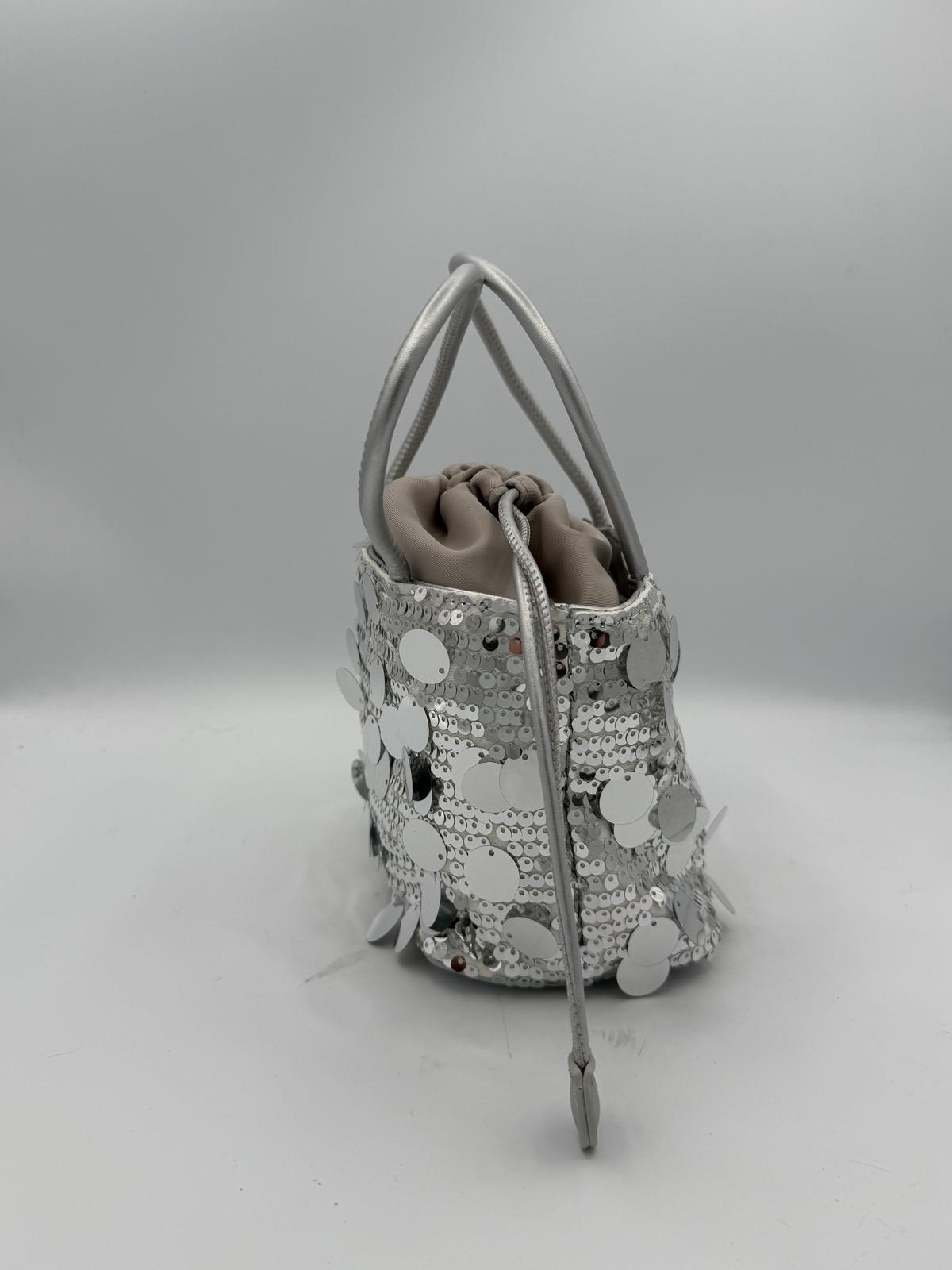 BLOCK36:BORSA A SECCHIELLO A MANO CON PAILLETTES IN COLOR ARGENTO