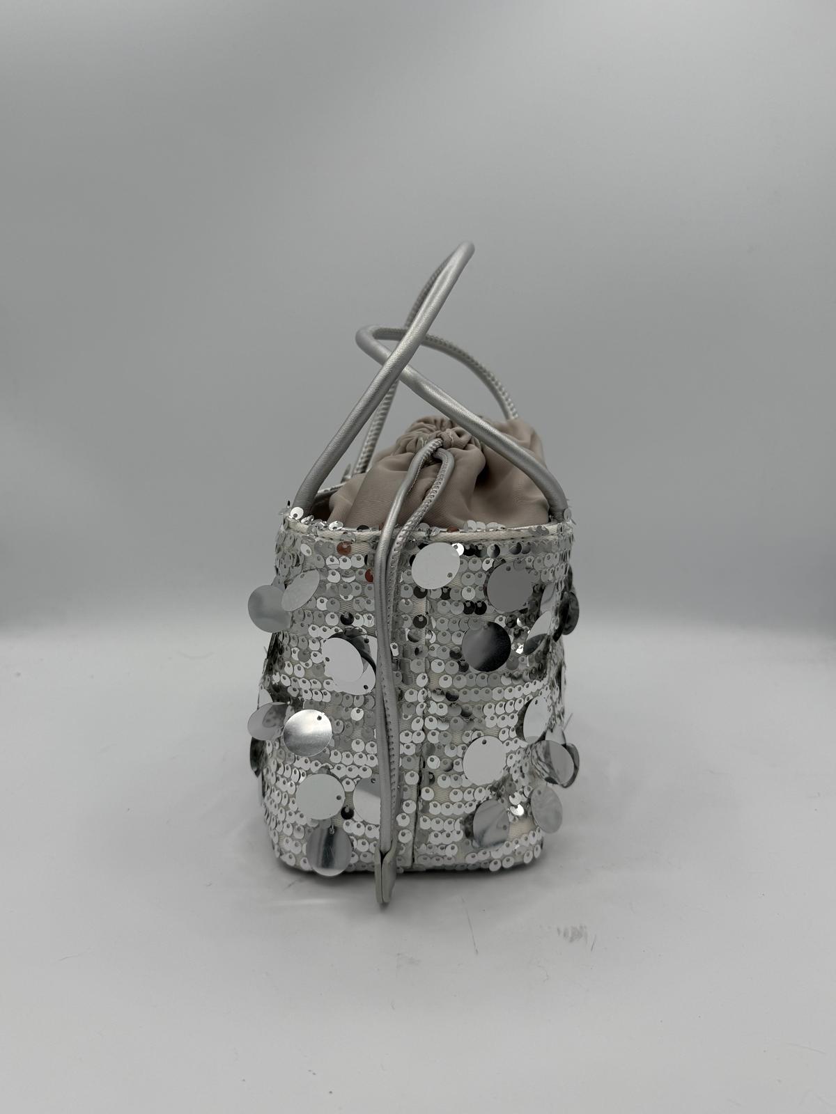 BLOCK36:BORSA A SECCHIELLO A MANO CON PAILLETTES IN COLOR ARGENTO